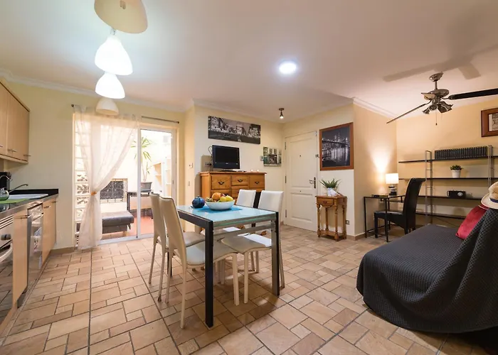 Sg Carlos Family House